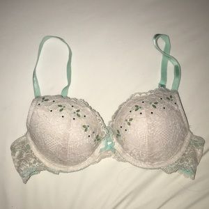 Victoria’s Secret bra